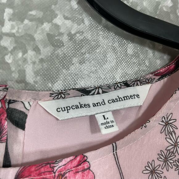Cupcakes & Cashmere Women's Pink Floral Coquette Blouse - Size Large - Romantic - Picture 5 of 8